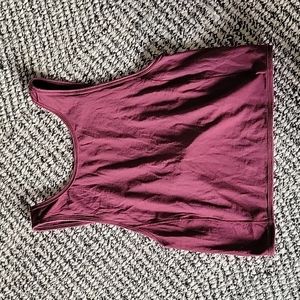 Lululemon crop tank 4 or 6